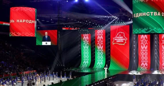 День народної «єдності» та мобілізація : про що розповідала пропаганда Лукашенка минулого тижня