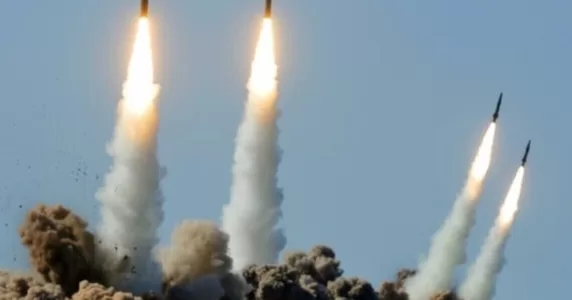 Окупанти запустили нову ІПСО, а також обстріляли Часів Яр, Торецьк та Херсон. Головні новини 25 березня
