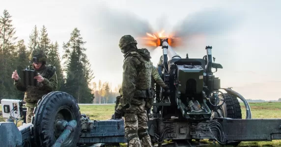 росію визнали світовим лідером з дезінформації, а в Україну прибули гармати з Литви. Головні новини 11 лютого