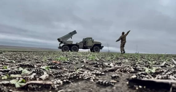 Загарбники примусово паспортизують українських дітей. Головні новини 28 грудня