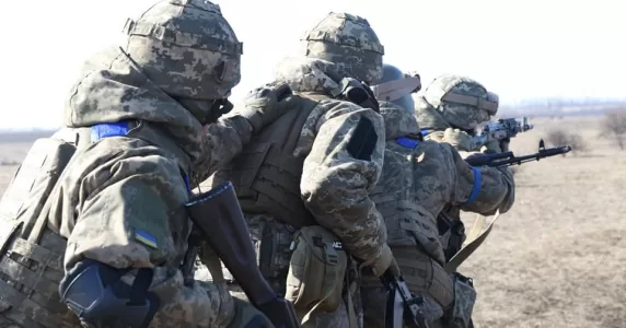 Нова допомога від союзників та ворожі обстріли українських міст. Головні новини 28 лютого