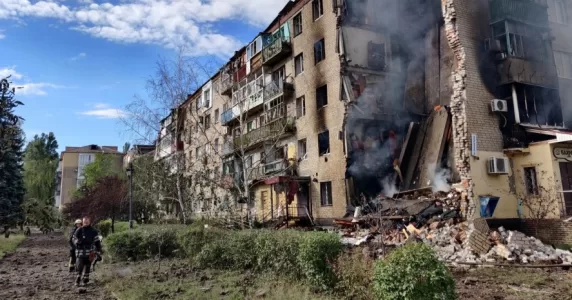 Прапор України на лівому березі Херсонщини та активні бої під Бахмутом. Головне за 4 грудня