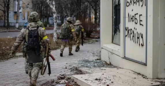 ЗСУ стабілізували ситуацію в районі Бахмута. Головне за 26 березня