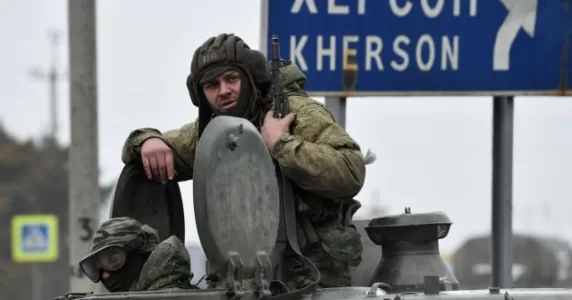 Україна продовжує контрнаступ на Херсонщині, а США виділили новий пакет допомоги. Головні новини 10 листопада