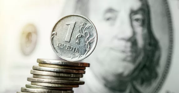 Заплатити рублем замість долара. Чому Росія рухається до неминучого дефолту