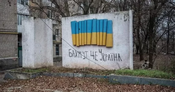 Окупанти вдарили з «Градів» по Степногірську, а на Бахмутському напрямку зменшилася активність ворога. Головні новини 27 травня
