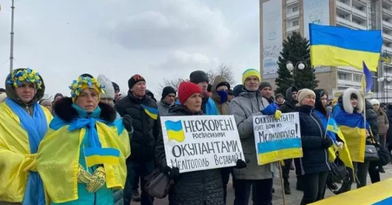 Україна провела обмін полоненими, а росія вночі влаштувала ракетний обстріл. Головні новини 16 лютого