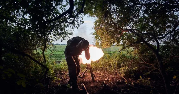 ЄС допоможе подолати наслідки підриву Каховської ГЕС, а наші воїни перейшли в наступ на Бахмутському напрямку. Головні новини 7 червня