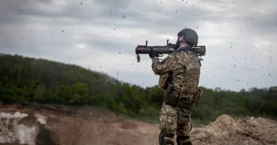Росія знищує села Луганщини, а на форумі G20 Лаврову влаштували бойкот. Головне за 8 липня