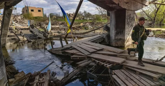 Ворог вивозить зерно з України та зізнання росіянина у вбивствах мирних людей. Головне за 4 травня