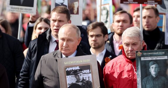 Як Кремль відправив «Безсмертний полк» на війну