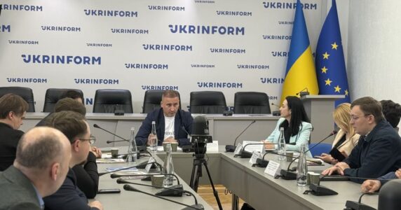 Як Кремль намагається зірвати євроінтеграцію України — дослідження Центру