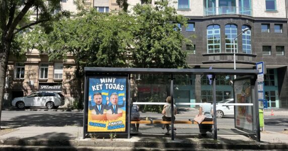 В Угорщині запустили дивну кампанію проти опозиції – цього разу з Зеленським у головній ролі