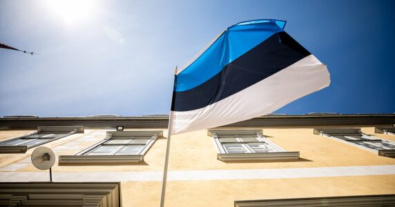 Естонія висилає російського дипломата за підрив конституційного ладу